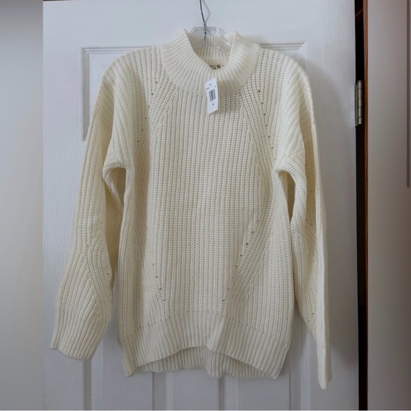 NWT- Women's Sweater Collection - Picture 8 of 11